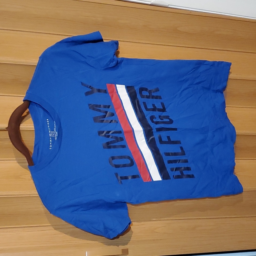 12/14 Tommy short sleeve